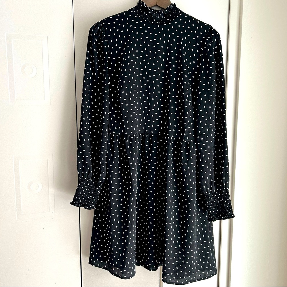 LOFT smocked neck and wrist polka dot dress sz 6